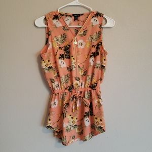 3/$21 - Crape Floral Top (Donated)